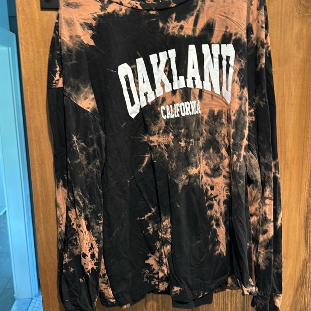Long sleeve shirt size large